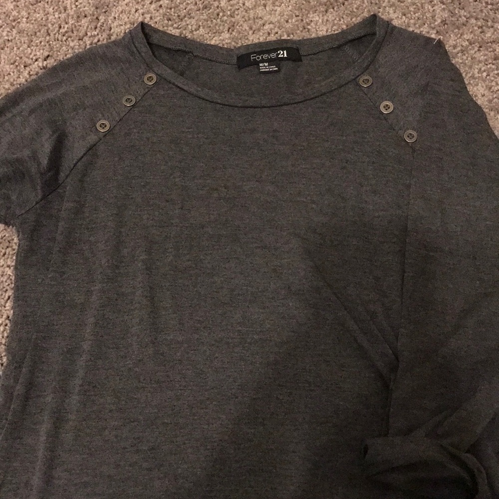 Grey shirt with cute buttons